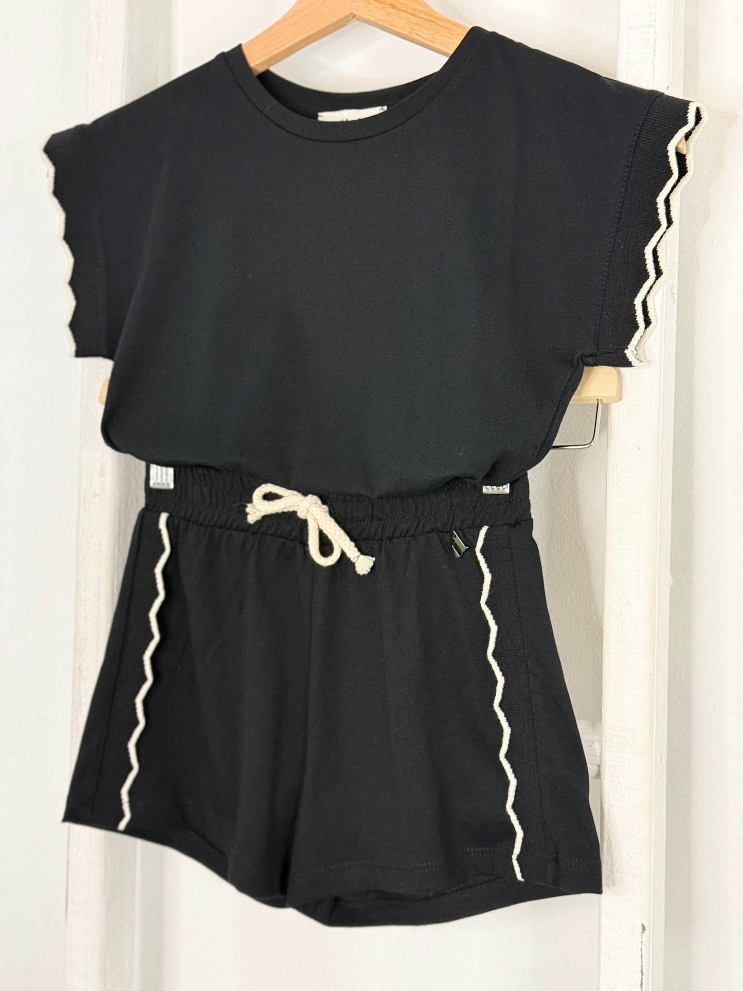 Black Set