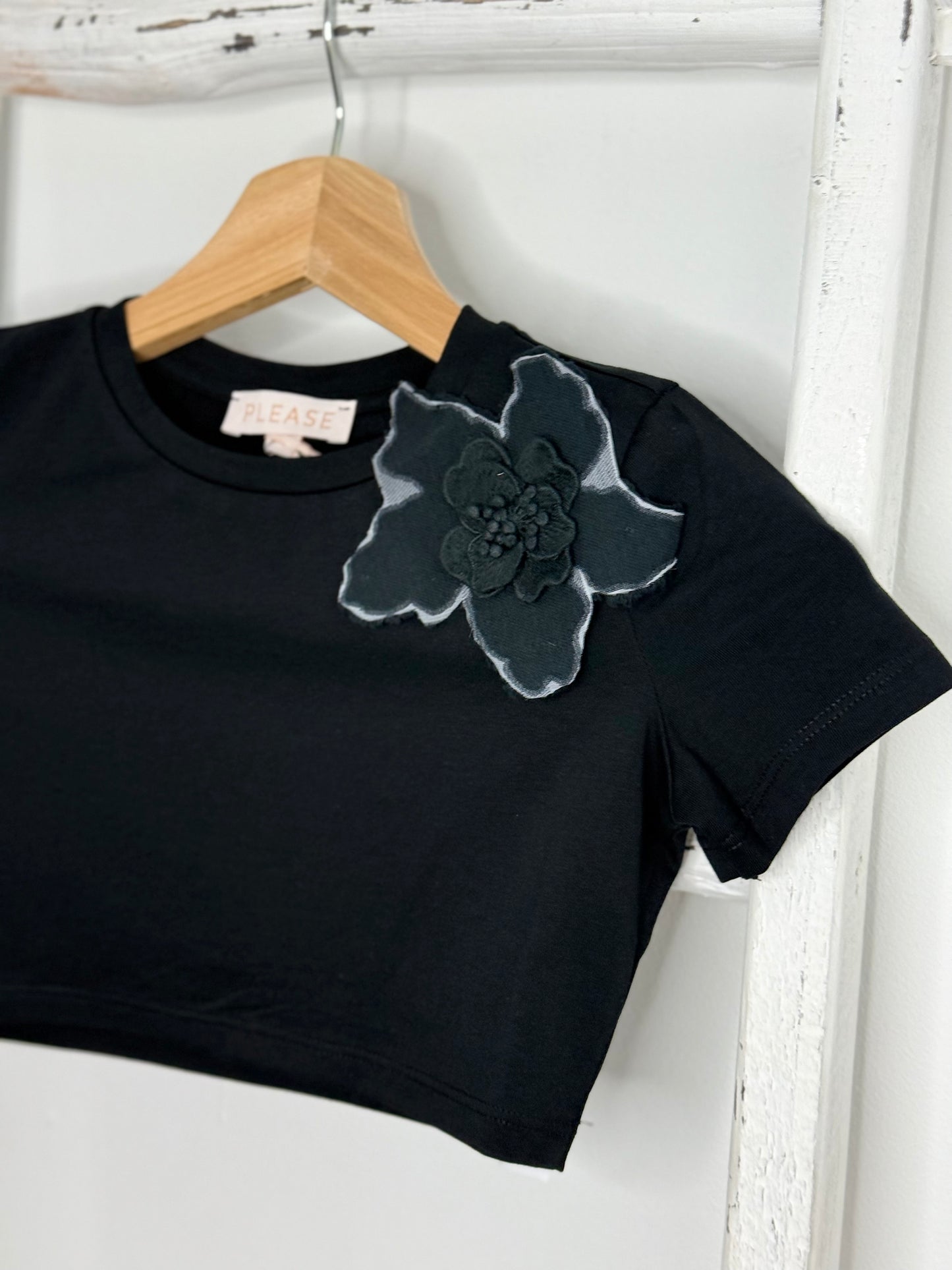Single Flower Black Crop Top