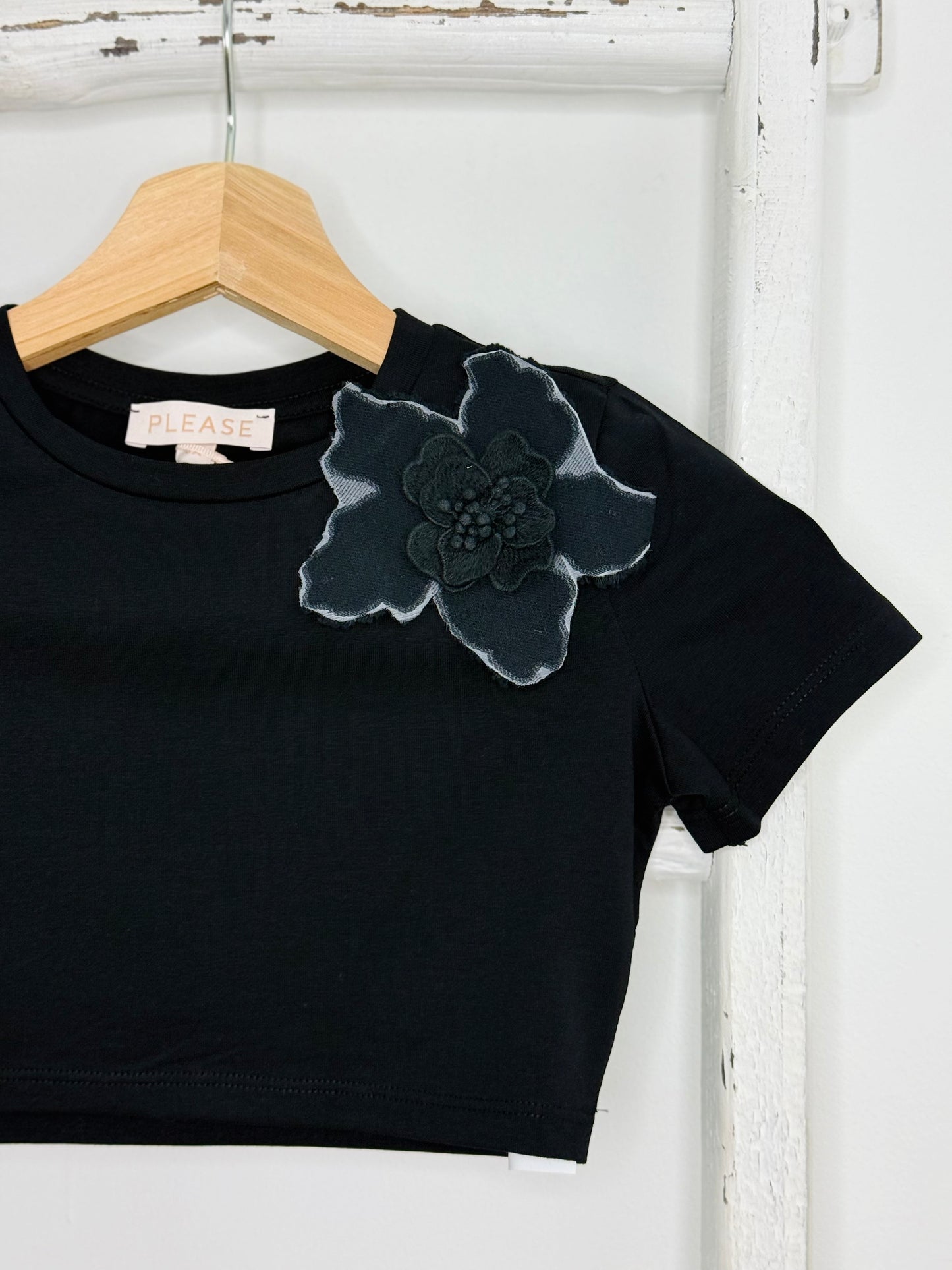 Single Flower Black Crop Top