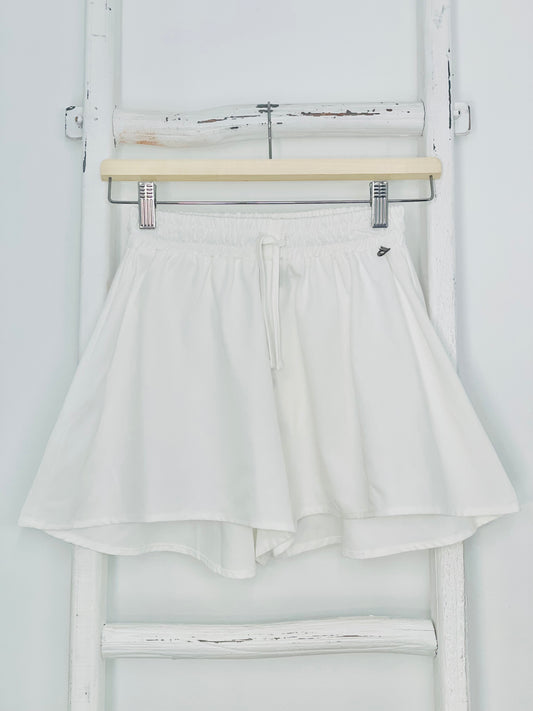 Sofia White Short