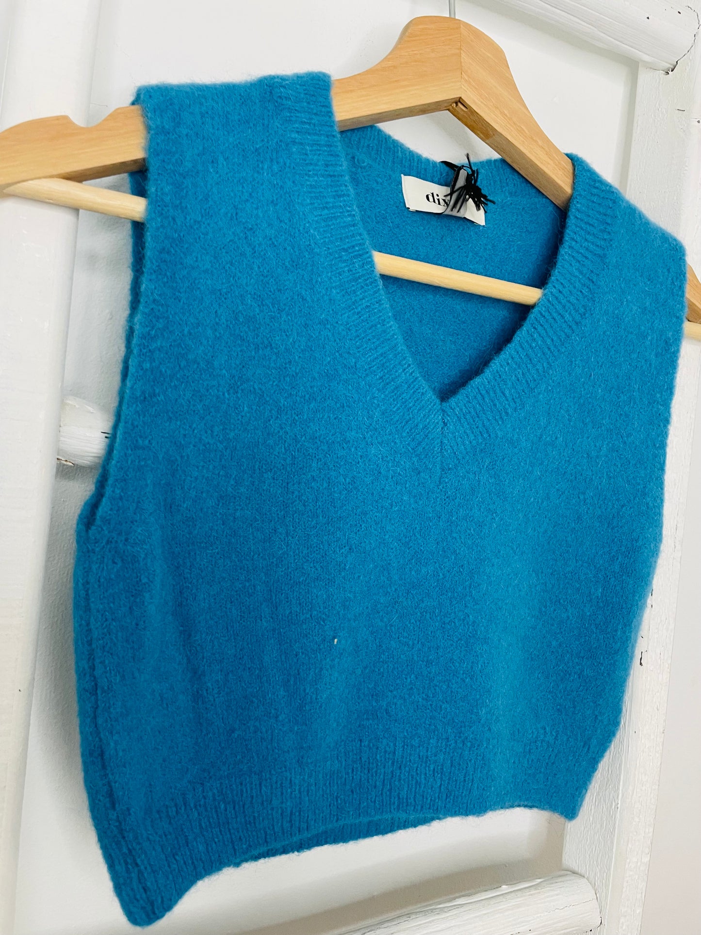 Petrolio Blue Vest