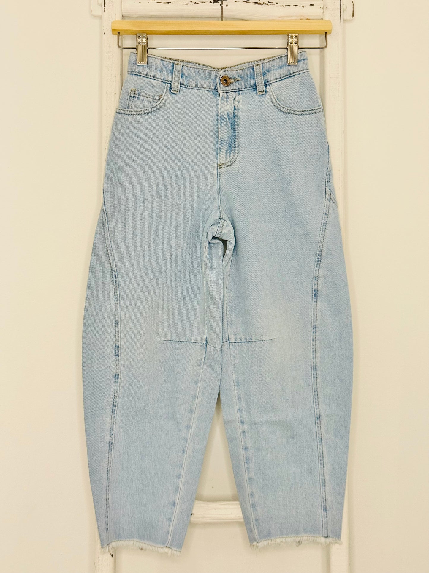 Light Barrel Jeans